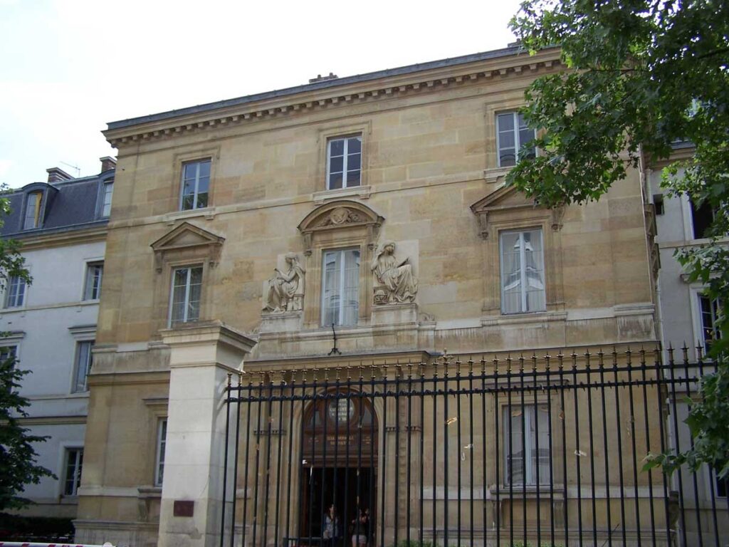 La Escuela normal superior está considerada una de las mejores de Francia.