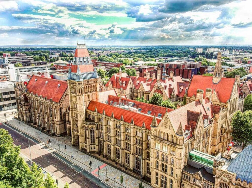 La universidad de Manchester es una de las denominadas universidades de ladrillo rojo en Reino Unido.