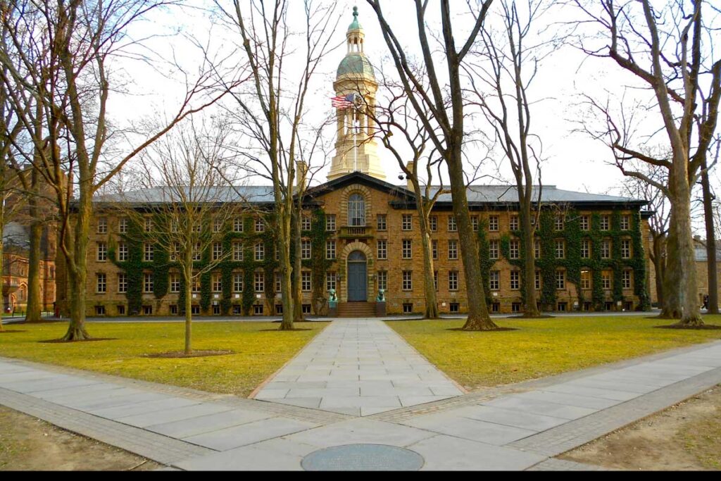 La Universidad de Princeton es reconocida en el mundo entero y es una de las más prestigiosas.