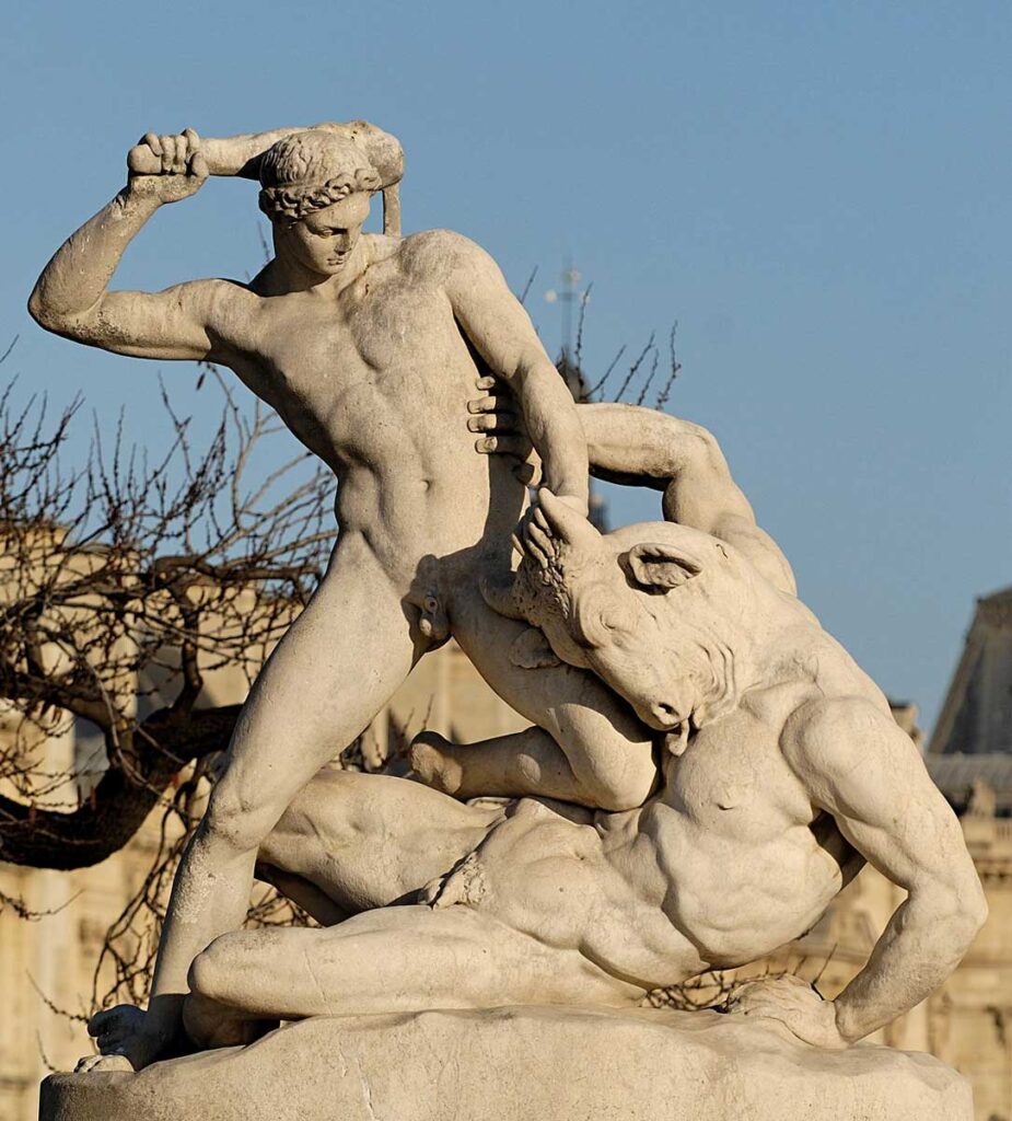 Teseo es famoso por derrotar al Minotauro en el laberinto de Creta.
