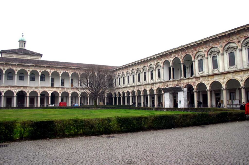 La universidad de Milán es una de las más grandes de Italia y de toda Europa.
