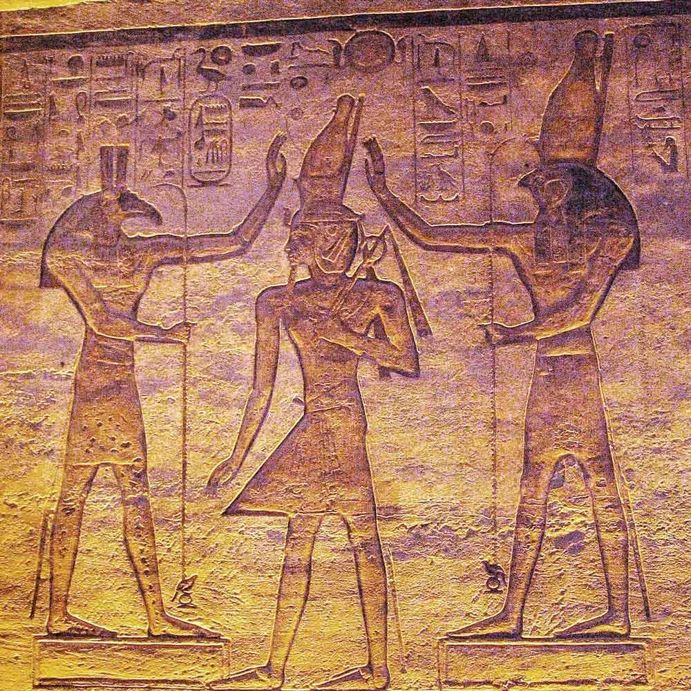 Seth y Horus adorando a Ramses. 